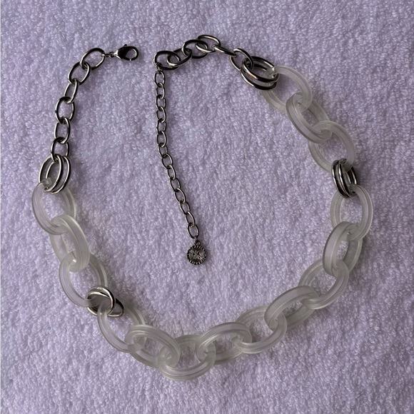 RJ Graziano Clear Frosted Chain Link Necklace. - Picture 6 of 11